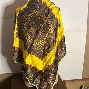 😄60’s hand rolled hems scarf Japan golds brown